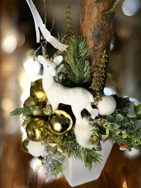 CHOINKA NA PNIU DRZEWKO BOŻONARODZENIOWE PIĘKNA UBRANA OZDOBA