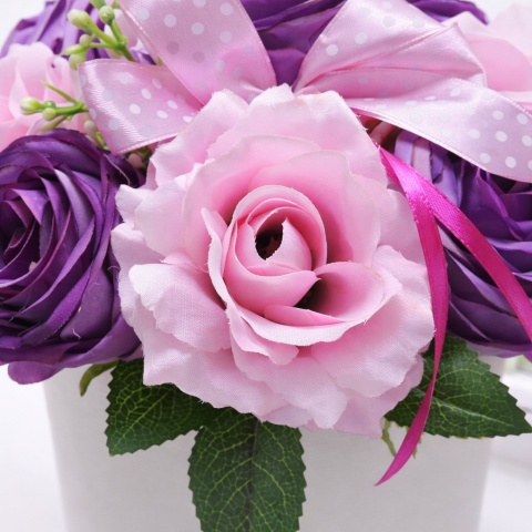 Kompozycja kwiatowa „Różowo-Fioletowy Ogród" - sztuczne kwiaty w donicy