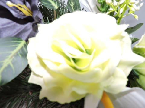 Stroik Kompozycja Dekoracja z Kwiatów Sztucznych Wiązanka na Cmentarz Dzień Dziadka