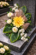 Stroik Kompozycja z Kwiatów Sztucznych na Grób Wiązanka na Cmentarz