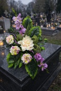 Stroik Kompozycja z Kwiatów Sztucznych na Grób Wiązanka na Cmentarz