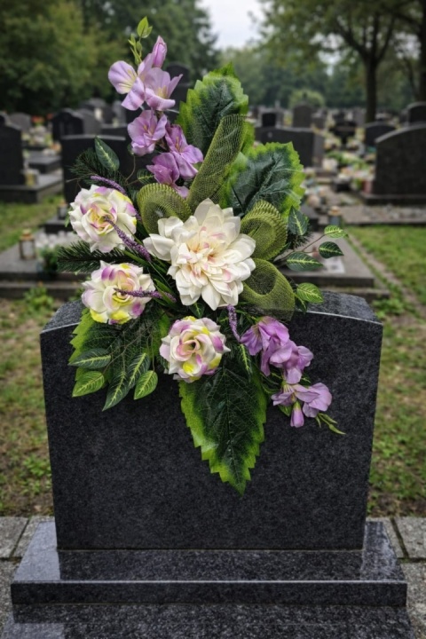 Stroik Kompozycja z Kwiatów Sztucznych na Grób Wiązanka na Cmentarz